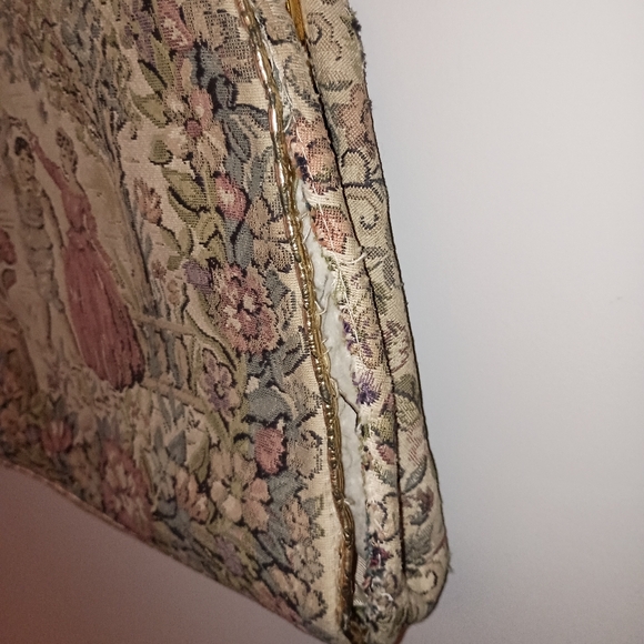Antique Floral Tapestry Handbag - Picture 3 of 5